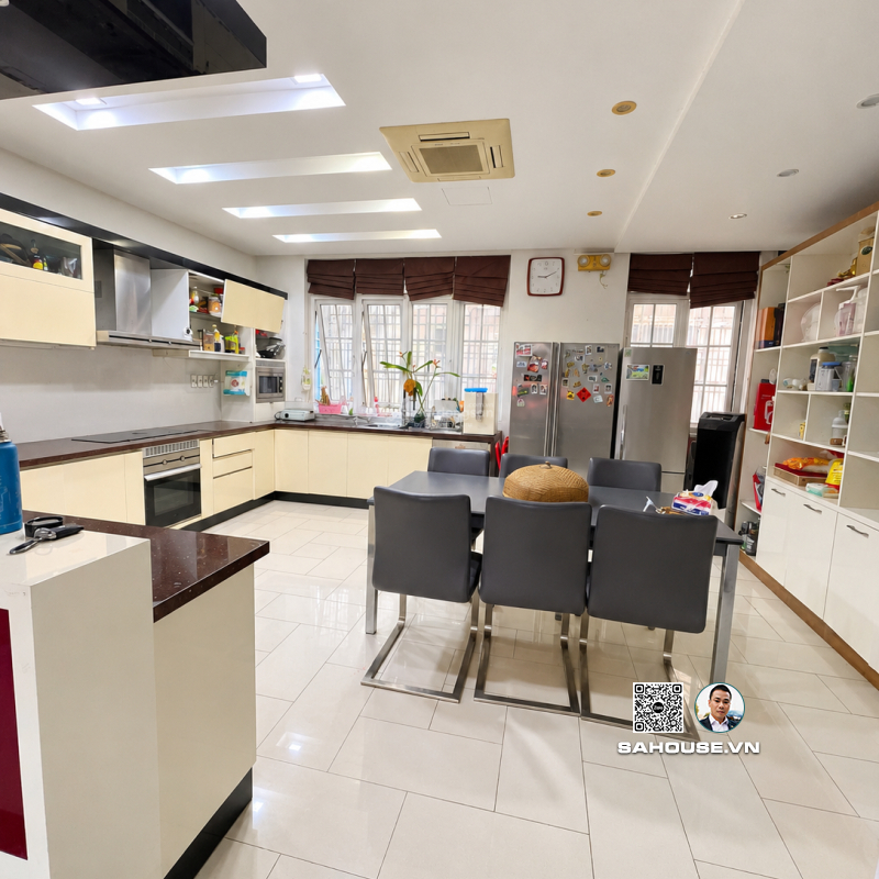 Bán Biệt Thự 25 Đường Số 9 KDC Him Lam Quận 7 – 150m², Có Hầm, Thang Máy, 5 Phòng Ngủ, Giá 45 Tỷ