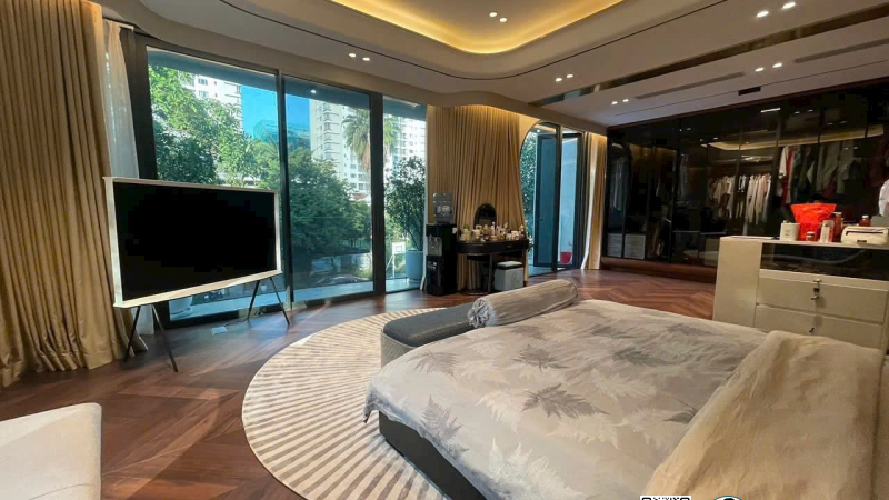 BIỆT THỰ TỨ LẬP MẶT TIỀN 20M – Phú Mỹ Hưng – CÓ THANG MÁY 