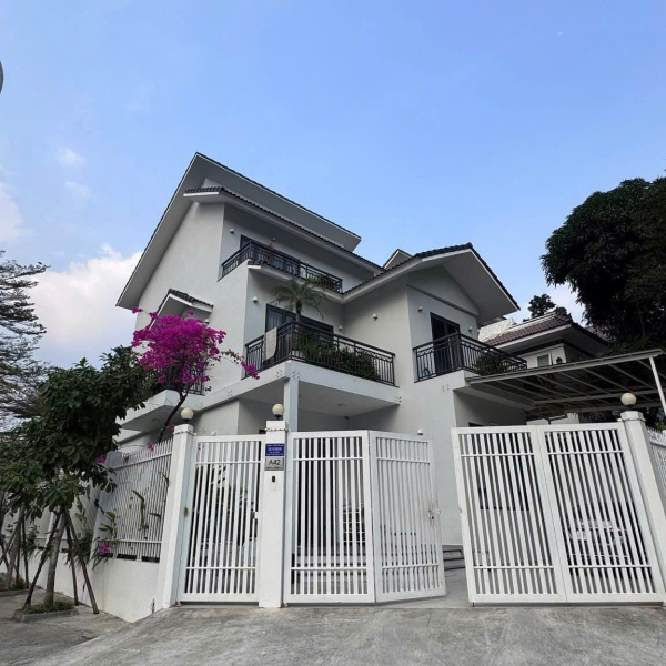 CHO THUÊ biệt thự đơn lập căn góc đường lớn 30m đối diện Vivo City 