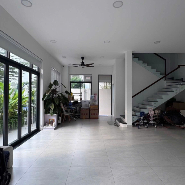 CHO THUÊ biệt thự đơn lập căn góc đường lớn 30m đối diện Vivo City 