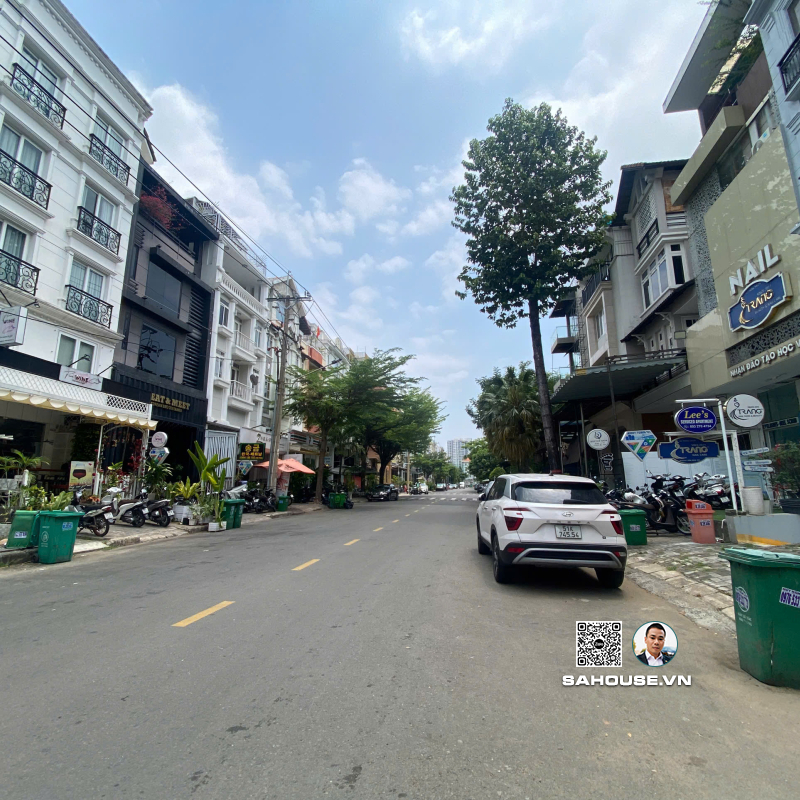 NHÀ PHỐ Phú Mỹ Hưng – HƯNG GIA 2 – THANG MÁY – GIÁ TỐT 